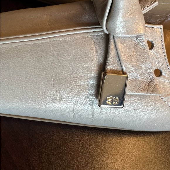 🎉Stuart Weitzman Off-white, Kitten Heel pumps. 9-1/2 narrow - Picture 11 of 12